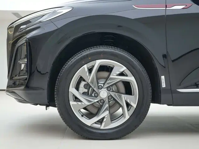 Hongqi HS3 PHEV — Фото автомобиля 15