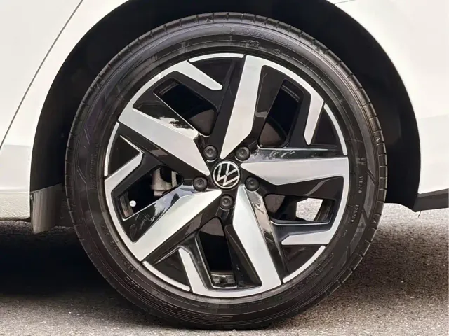 Volkswagen Lamando — Фото автомобиля 9