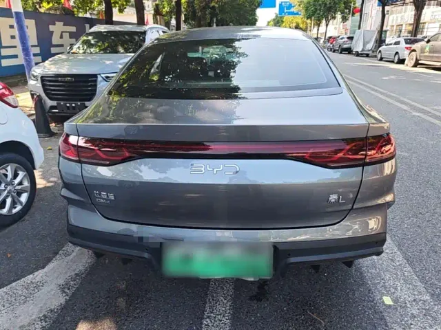 BYD Qin L — Фото автомобиля 5