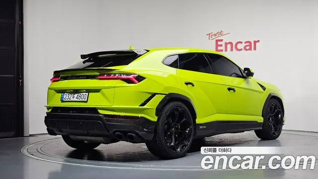 Lamborghini Urus — Фото автомобиля 2