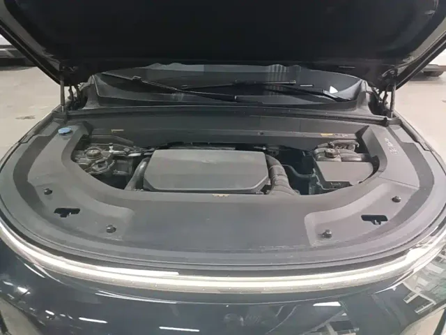 Li Auto L8 — Фото автомобиля 19