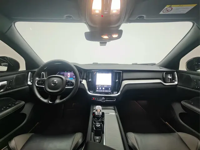 Volvo S60 — Фото автомобиля 3