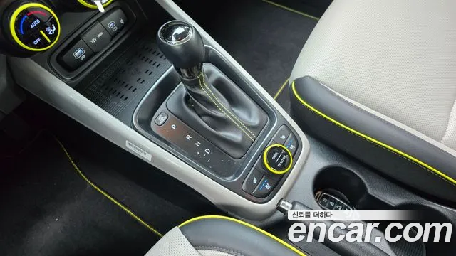 Hyundai Venue — Фото автомобиля 9