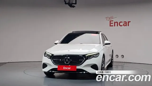 Mercedes-Benz E-Class — Фото автомобиля 2