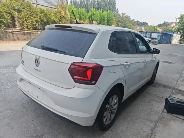 Volkswagen Polo — Фото автомобиля 6