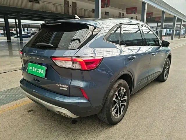 Ford Escape — Фото автомобиля 6