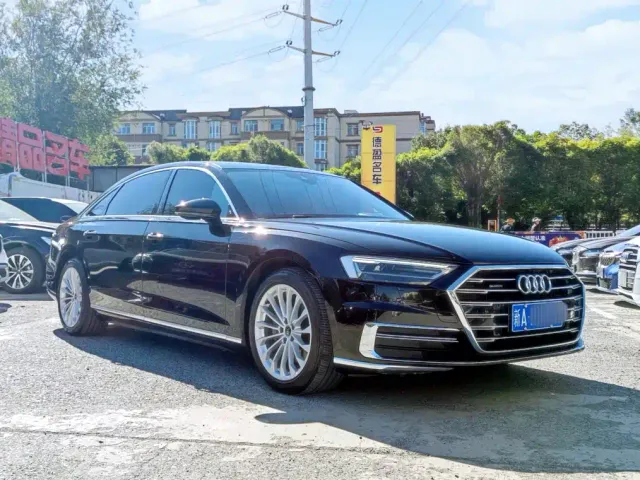 Audi A8 — Фото автомобиля 3