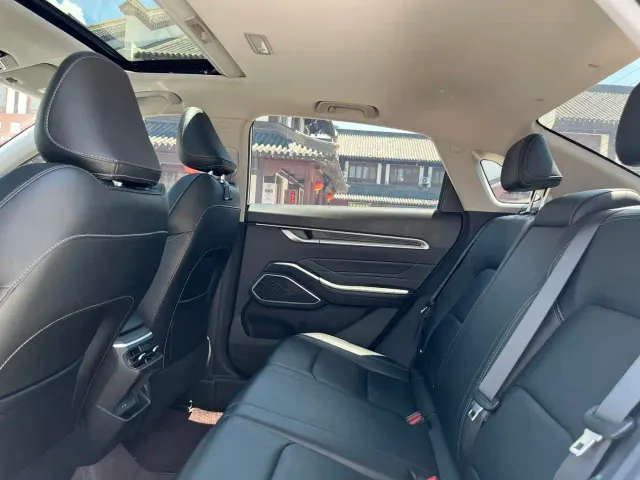 Geely Emgrand — Фото автомобиля 10