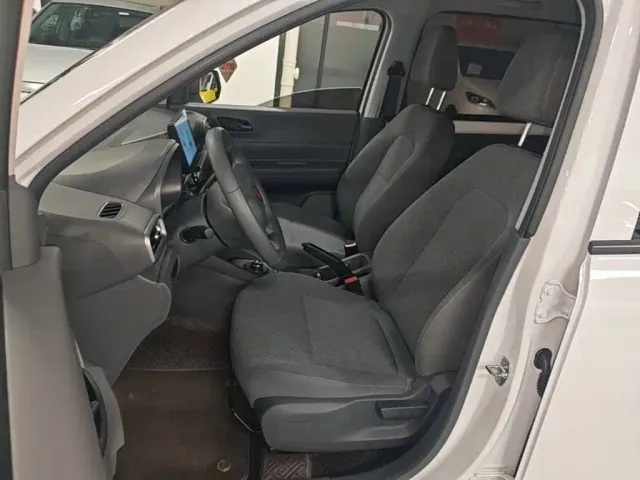 Wuling Hongguang — Фото автомобиля 14