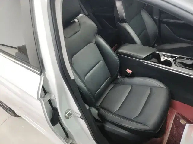 Geely Emgrand — Фото автомобиля 24