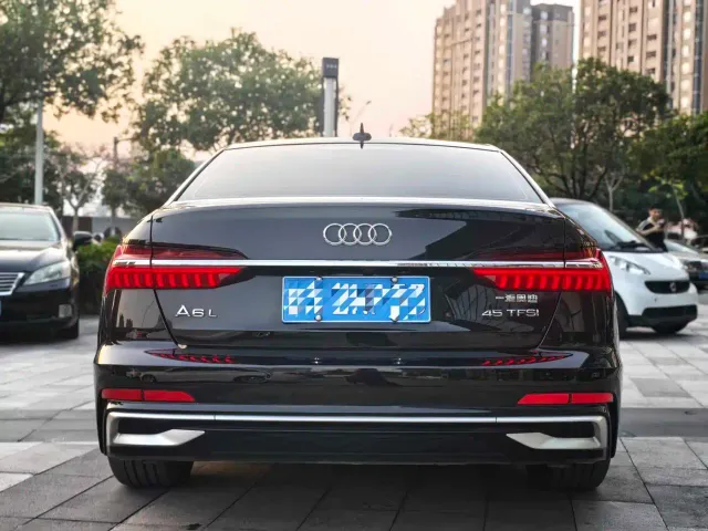 Audi A6L — Фото автомобиля 8
