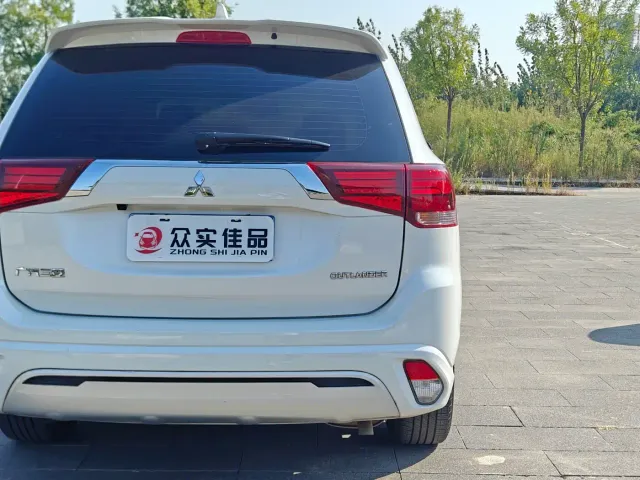Mitsubishi Outlander — Фото автомобиля 26