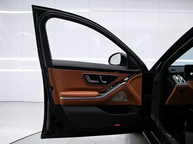Mercedes-Benz S-Class — Фото автомобиля 12