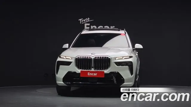BMW X7 xDrive 40d M Sport 7 мест — Фото автомобиля 3