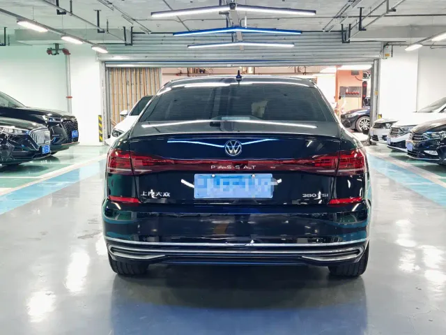 Volkswagen Passat — Фото автомобиля 4