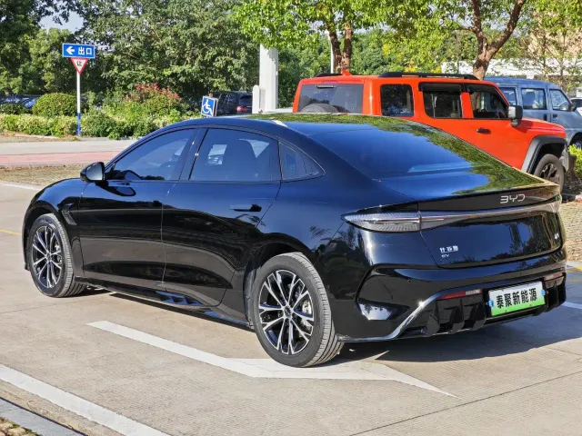 BYD Seal — Фото автомобиля 3