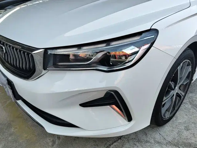 Geely Emgrand — Фото автомобиля 23