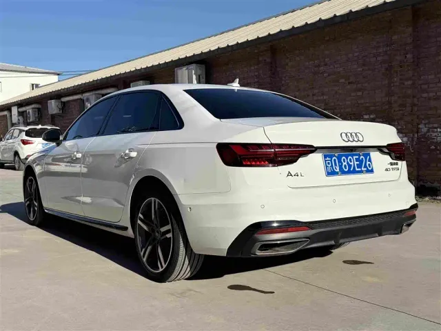 Audi A4L — Фото автомобиля 21