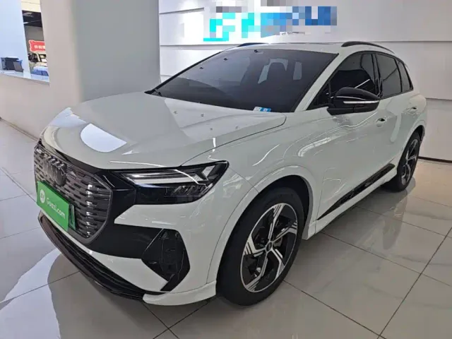 Фотография автомобиля — Audi Q4 e-tron
