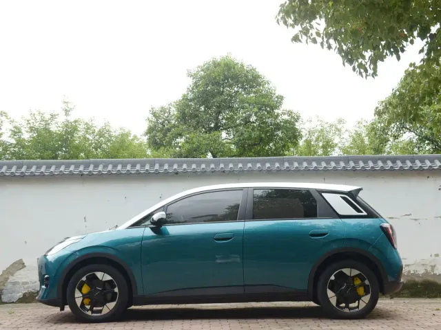 GAC Aion UT — Фото автомобиля 10