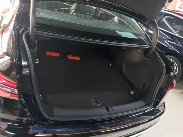 Audi A6L — Фото автомобиля 18