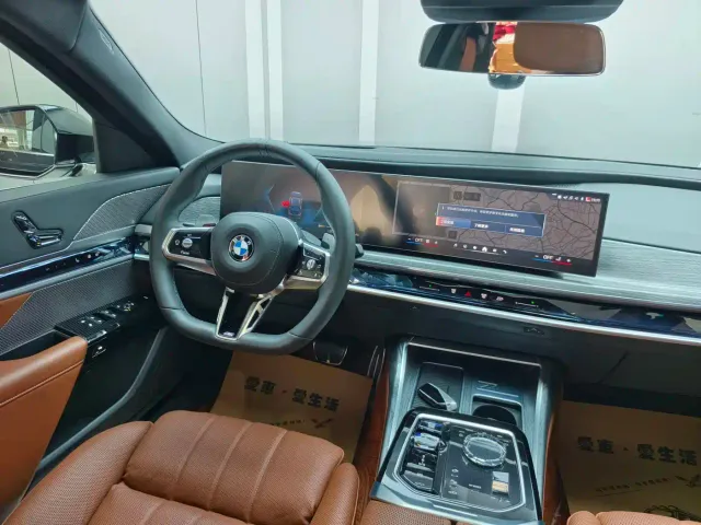 BMW 7 Series — Фото автомобиля 11