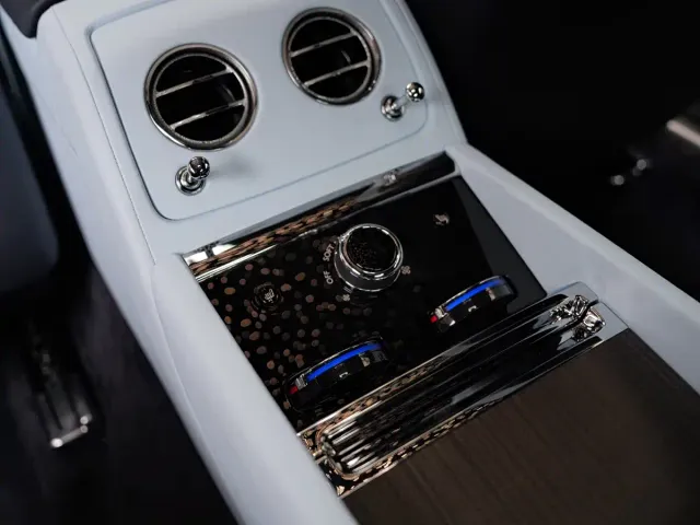 Rolls-Royce Spectre — Фото автомобиля 26