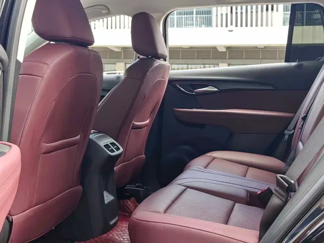 Buick Envision Plus — Фото автомобиля 12
