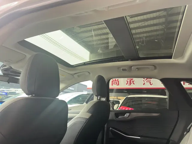 Ford Escape — Фото автомобиля 13