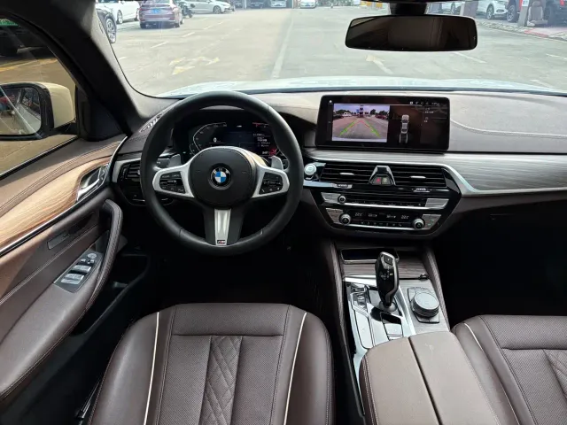 BMW 5 Series — Фото автомобиля 7