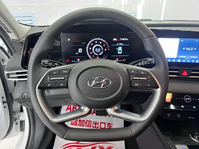 Hyundai Elantra — Фото автомобиля 13