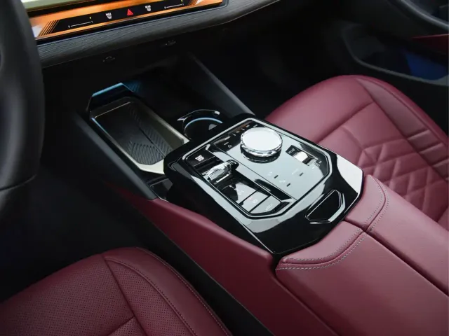 BMW 5 Series — Фото автомобиля 10