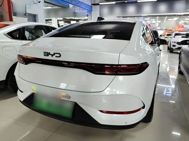 BYD Qin PLUS — Фото автомобиля 5