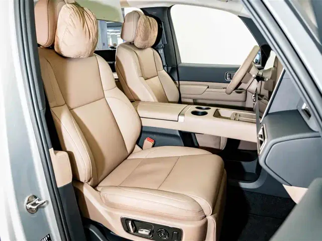 Li Auto MEGA — Фото автомобиля 27