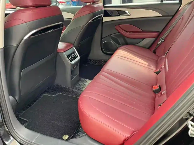 Hongqi H5 — Фото автомобиля 6