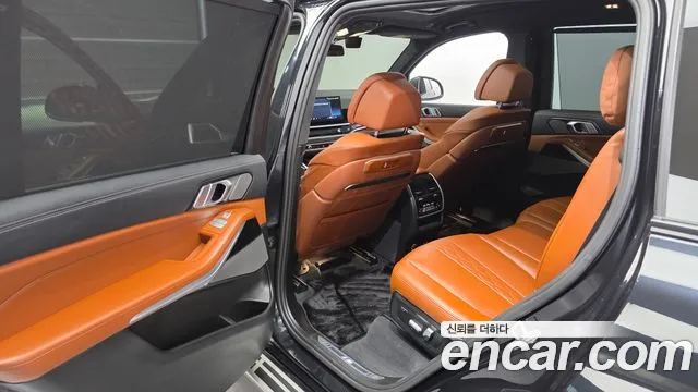 BMW X7 — Фото автомобиля 11