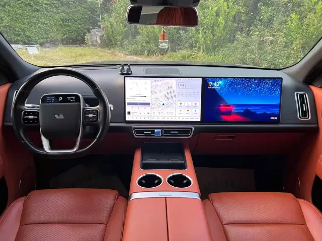 Li Auto L9 — Фото автомобиля 5