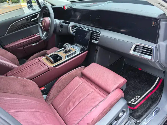 Hongqi E-HS9 — Фото автомобиля 10