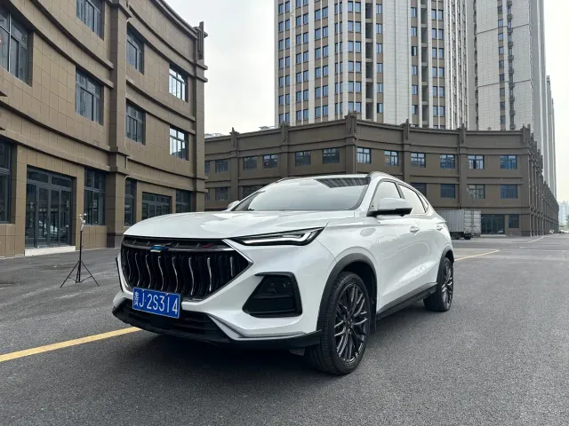 Фотография автомобиля — Changan Oushang X5