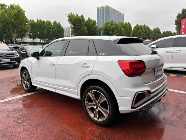 Audi Q2L — Фото автомобиля 4