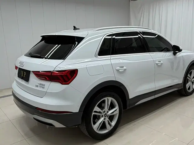 Audi Q3 — Фото автомобиля 4