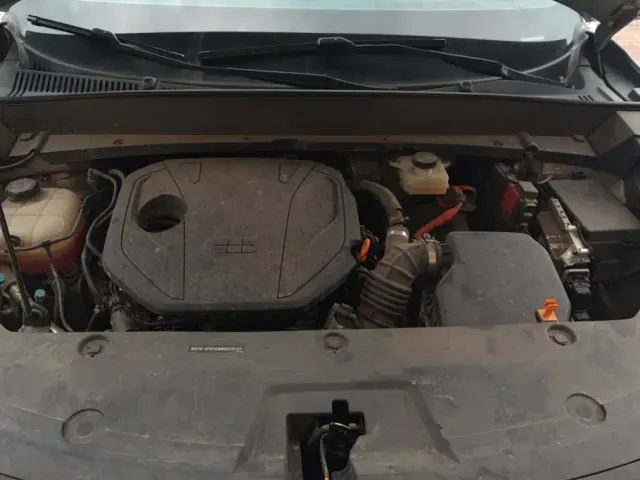 Geely Galaxy Starship 7 EM-i — Фото автомобиля 10