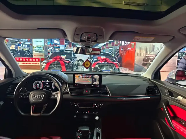 Audi Q5L — Фото автомобиля 10