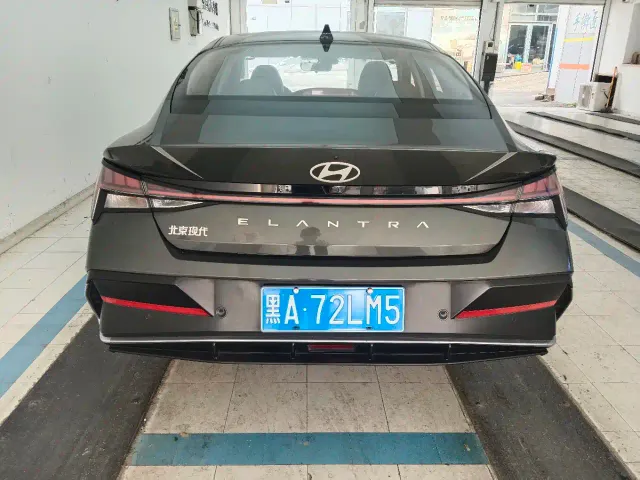 Hyundai Elantra — Фото автомобиля 4