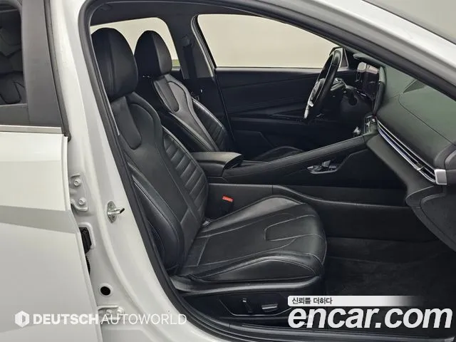 Hyundai Avante CN7 — Фото автомобиля 11
