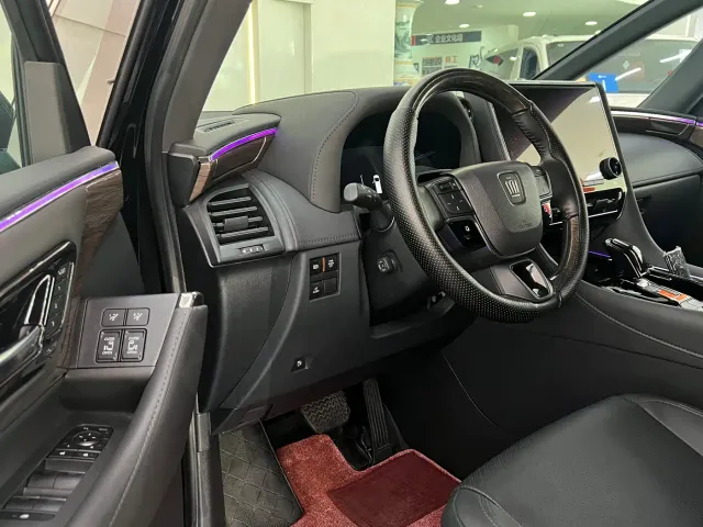 Toyota Vellfire — Фото автомобиля 14