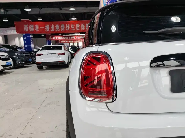 MINI Hatch — Фото автомобиля 17