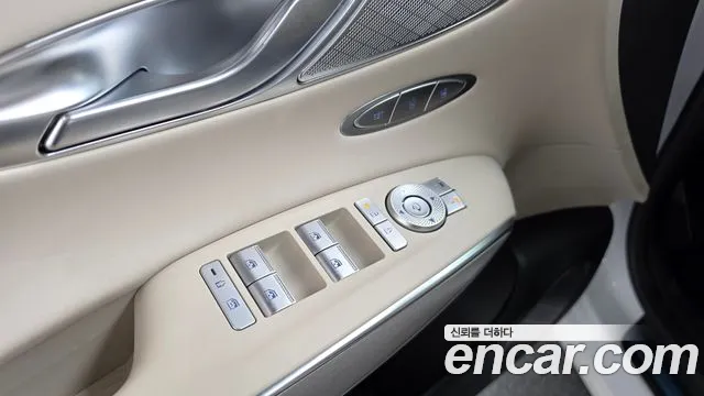 Genesis GV70 — Фото автомобиля 28