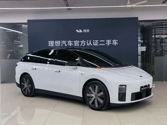 Li Auto i6 — Фото автомобиля 2