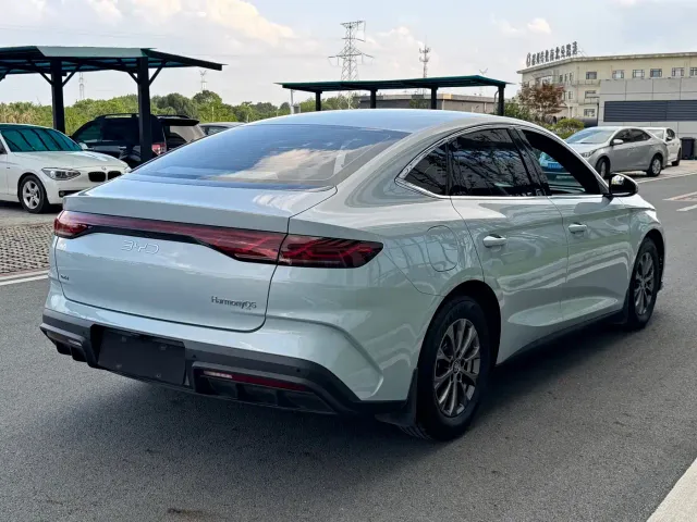 BYD Qin L — Фото автомобиля 4
